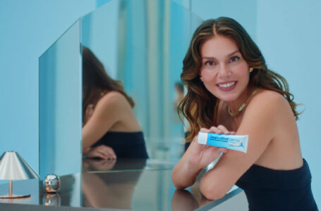 Bepanthol® Derma & Aslı  Enver’den ‘Cildine İyi Bak’ Mesajı