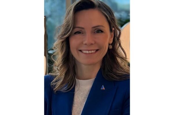 Santa Farma İlaç’ın Yeni Finans Direktörü Esra Labernas Atış Oldu