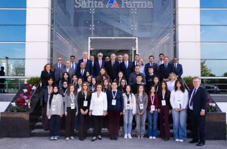 Türkiye’de İlk: Santa Farma İlaç ve Kocaeli Üniversitesi İş Birliğiyle Açılan “İlaç Üretim Teknolojisi” Programında Eğitim Başladı